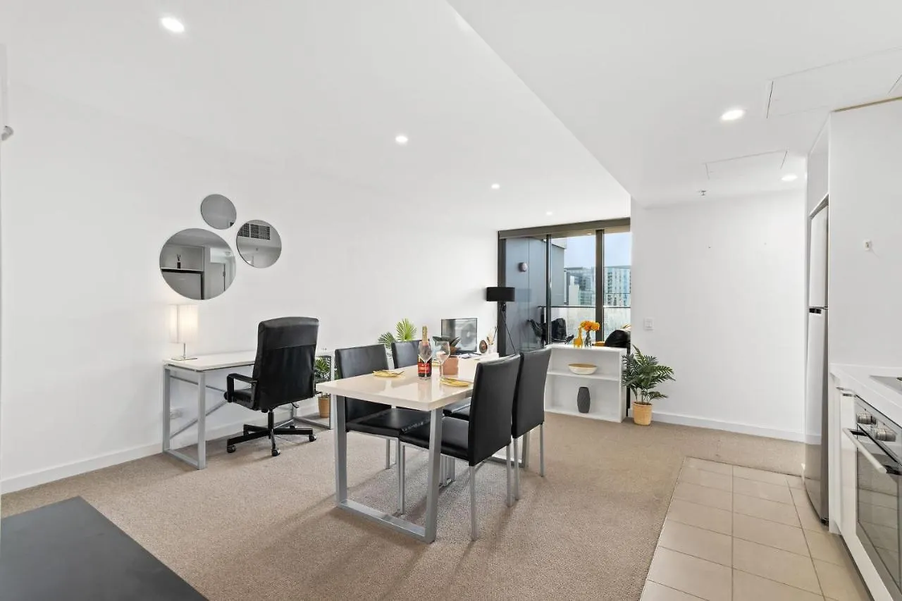 Ren - Urban Charm Residence Adelaide Apartmán